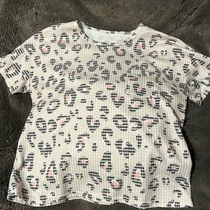 Gray leopard T-shirt with pocket on left top. Maybe a SHEIN or Temu $8 XXL
